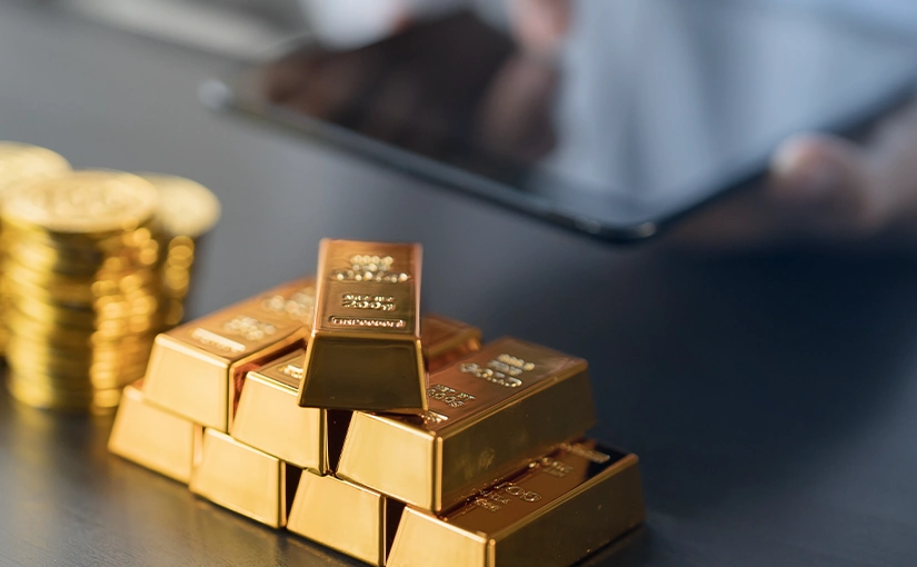 Gold Rebounds Near $4,000 Ahead of Fed Rate Decision Today