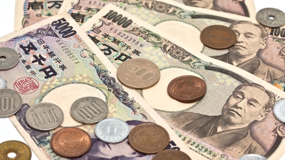 BoJ alza i tassi, Wall Street rimbalza e il petrolio cala
