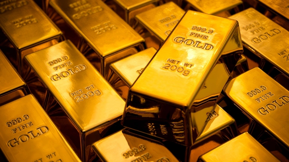 Gold Under Pressure Ahead of Key Fed Decision
